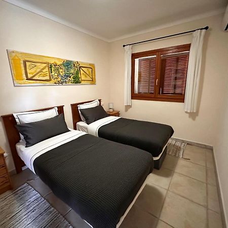 Villa Sanchez In Strandnahe Mit Pool, Jacuzzi, Klima, Wifi, Gas Bbq ซานตานยี ภายนอก รูปภาพ