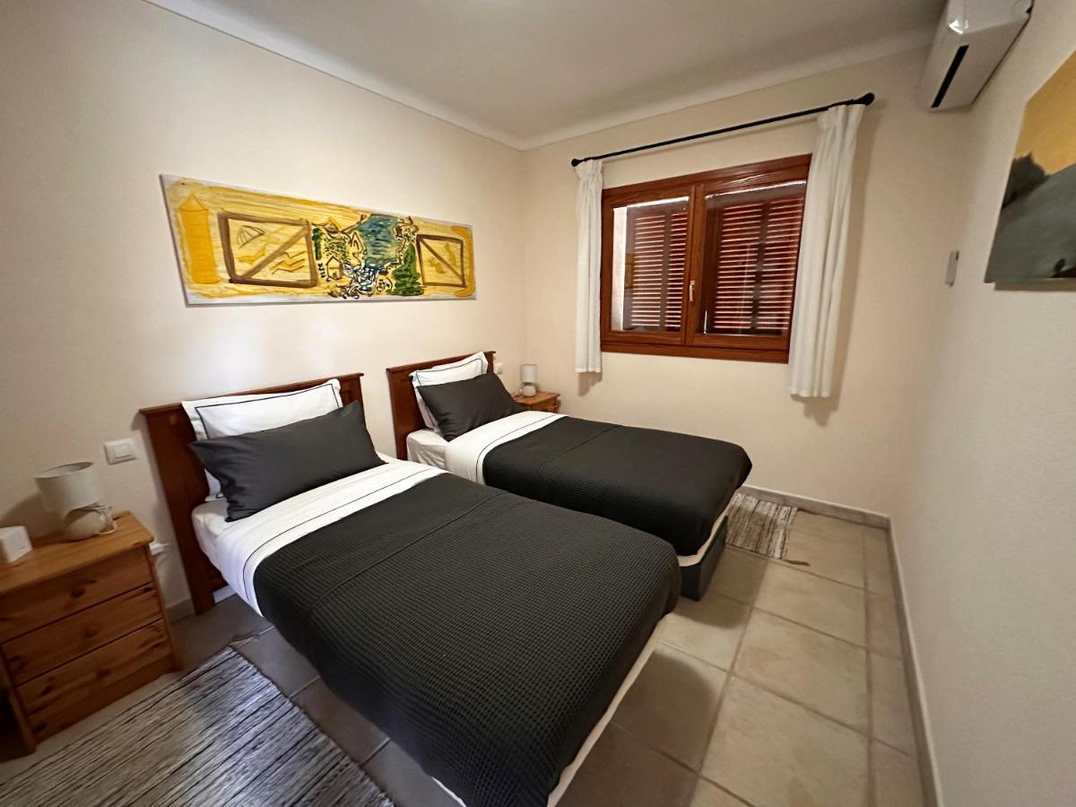 Villa Sanchez In Strandnahe Mit Pool, Jacuzzi, Klima, Wifi, Gas Bbq ซานตานยี ภายนอก รูปภาพ